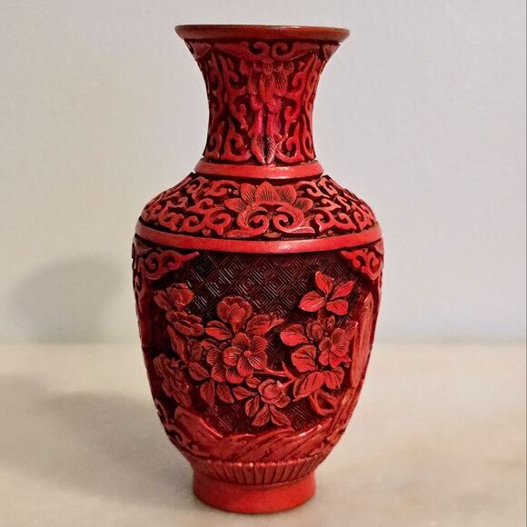 NOT FOR SALE Vintage Chinese Cinnabar Vase Red Lacquer Intricate Hand Carved - Picture 1 of 8